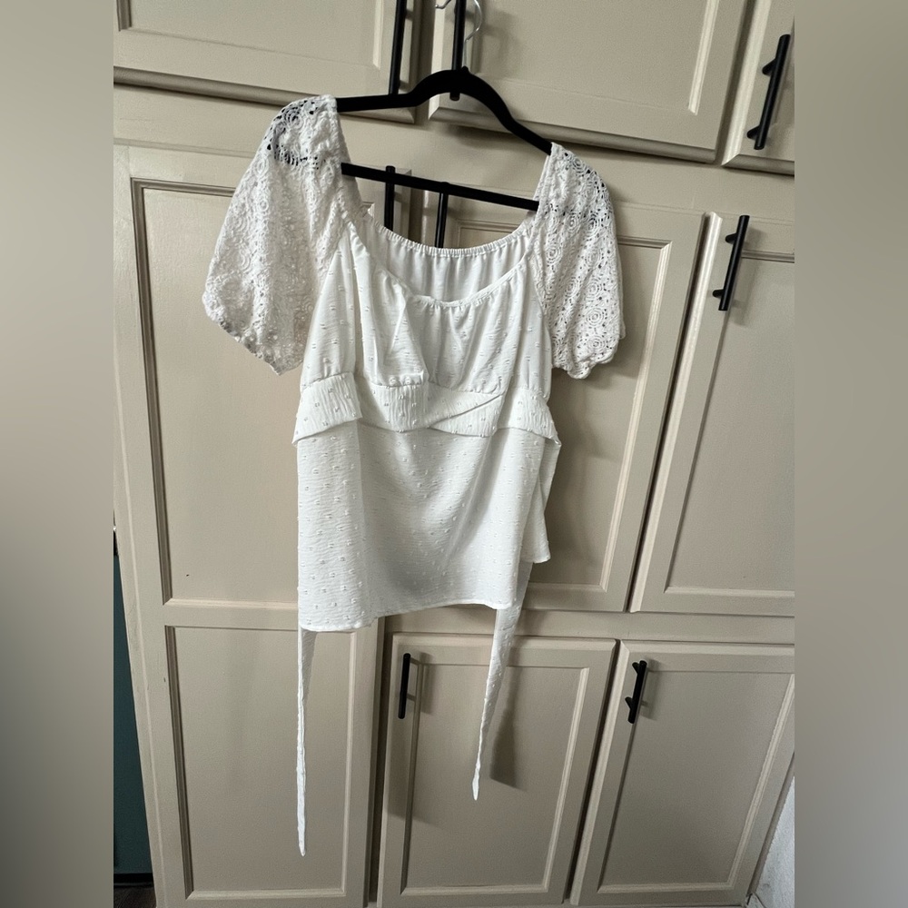Elegant White Lace Women's Top